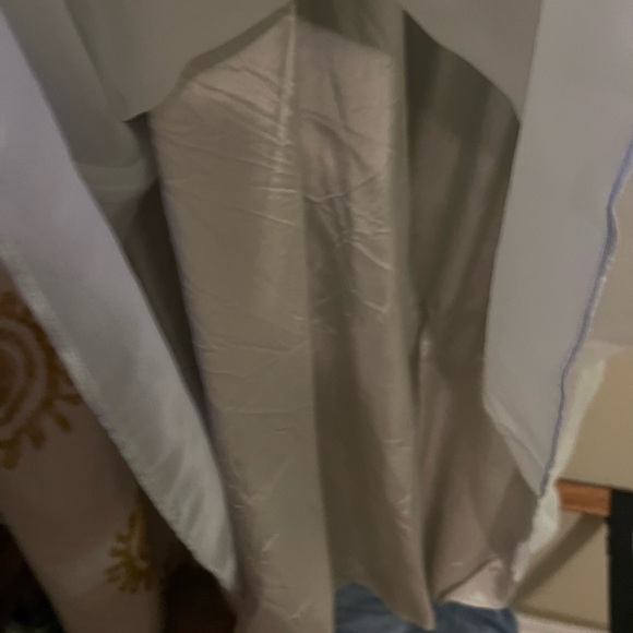 Beautiful green vintage gown. Buttons down back 😍 - Picture 2 of 10